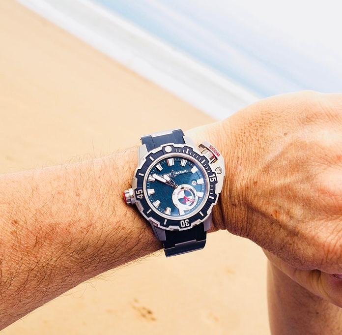 The water resistant fake Ulysse Nardin Diver Deep Dive 3203-500LE-3 watches have blue dials.