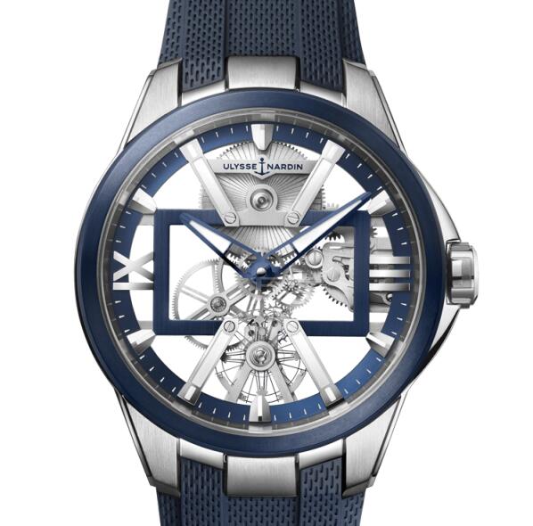 The skeleton dial allows the wearers to enjoy the movement clearly.